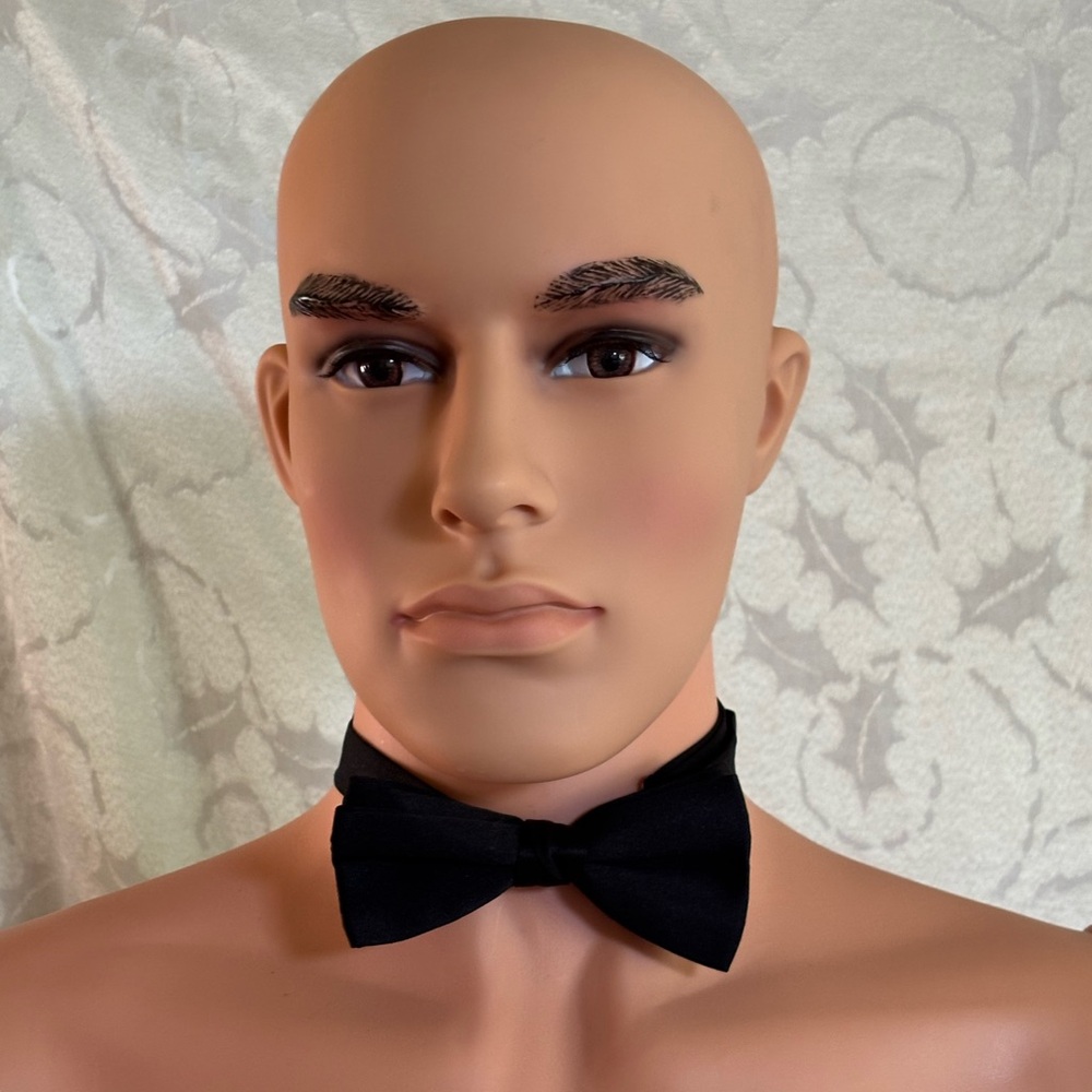 100% Polyester Handmade Black Bow Tie With Adjustable Strap (Good Condition)